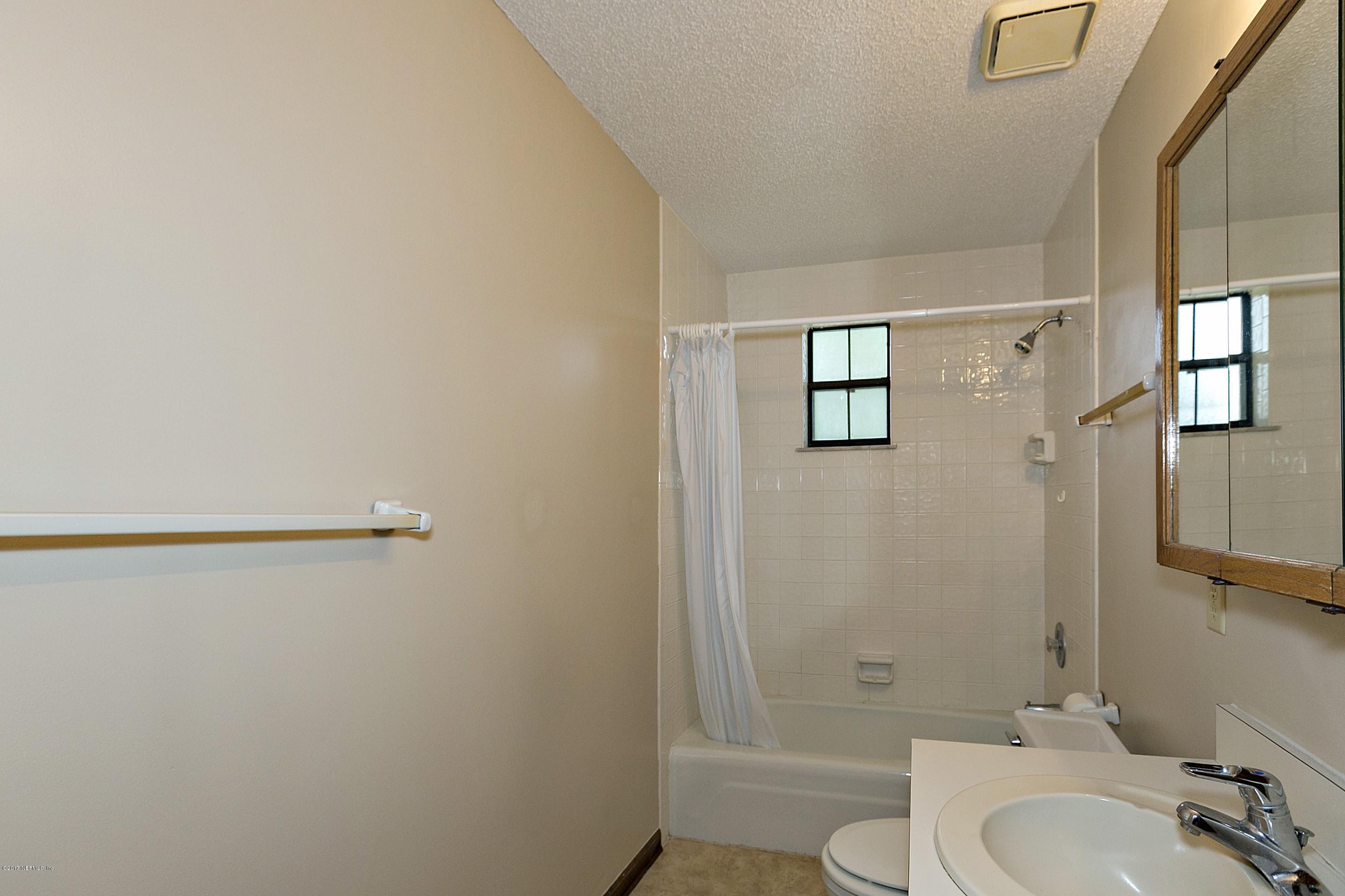 10215 Russell Sampson Road St. Johns, FL 32259 - Photo 8 of 23 008_Bathroom