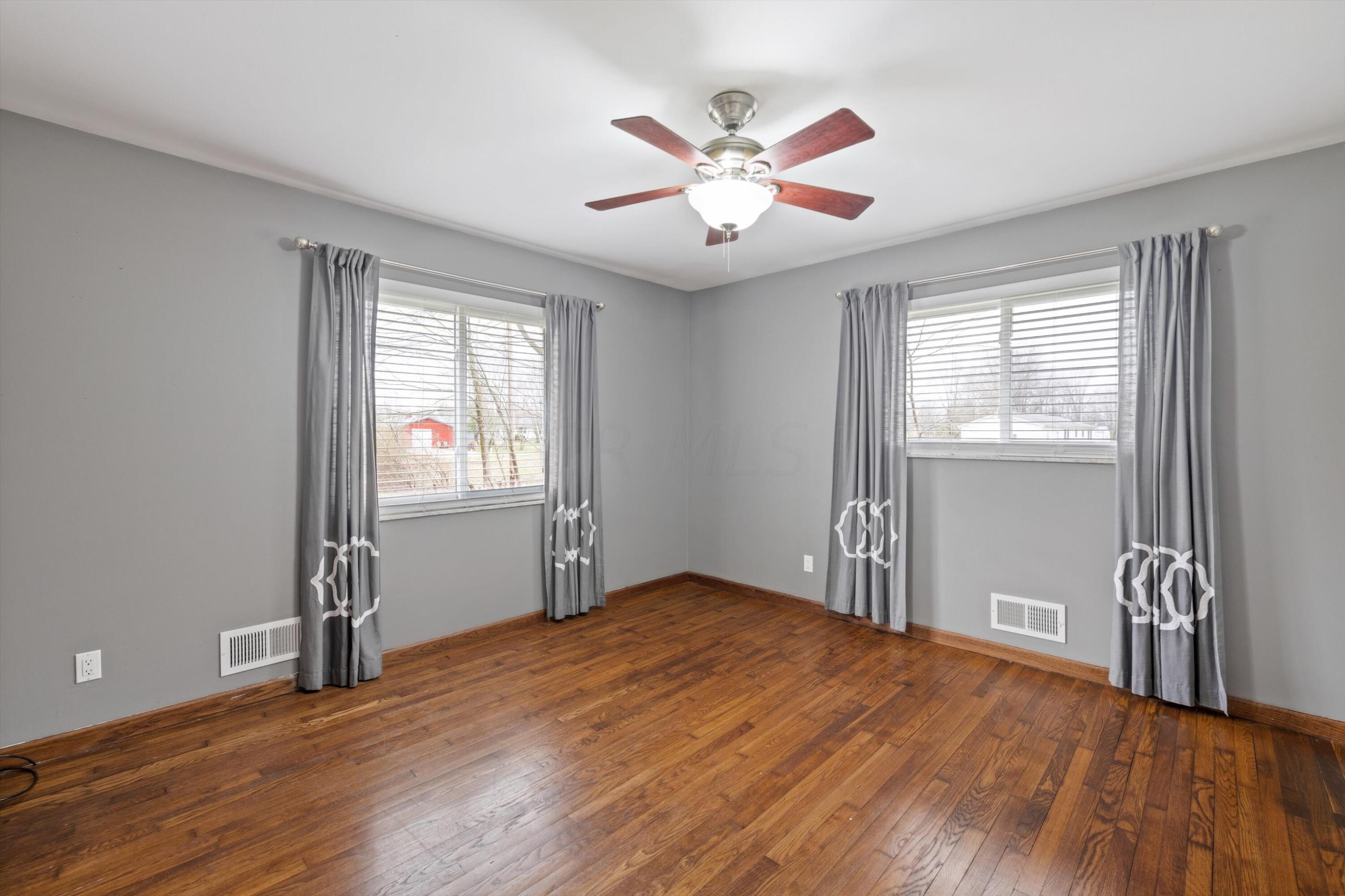 239 Sims Road Southwest Pataskala, OH 43062 - Photo 24 of 41 Bedroom 2
