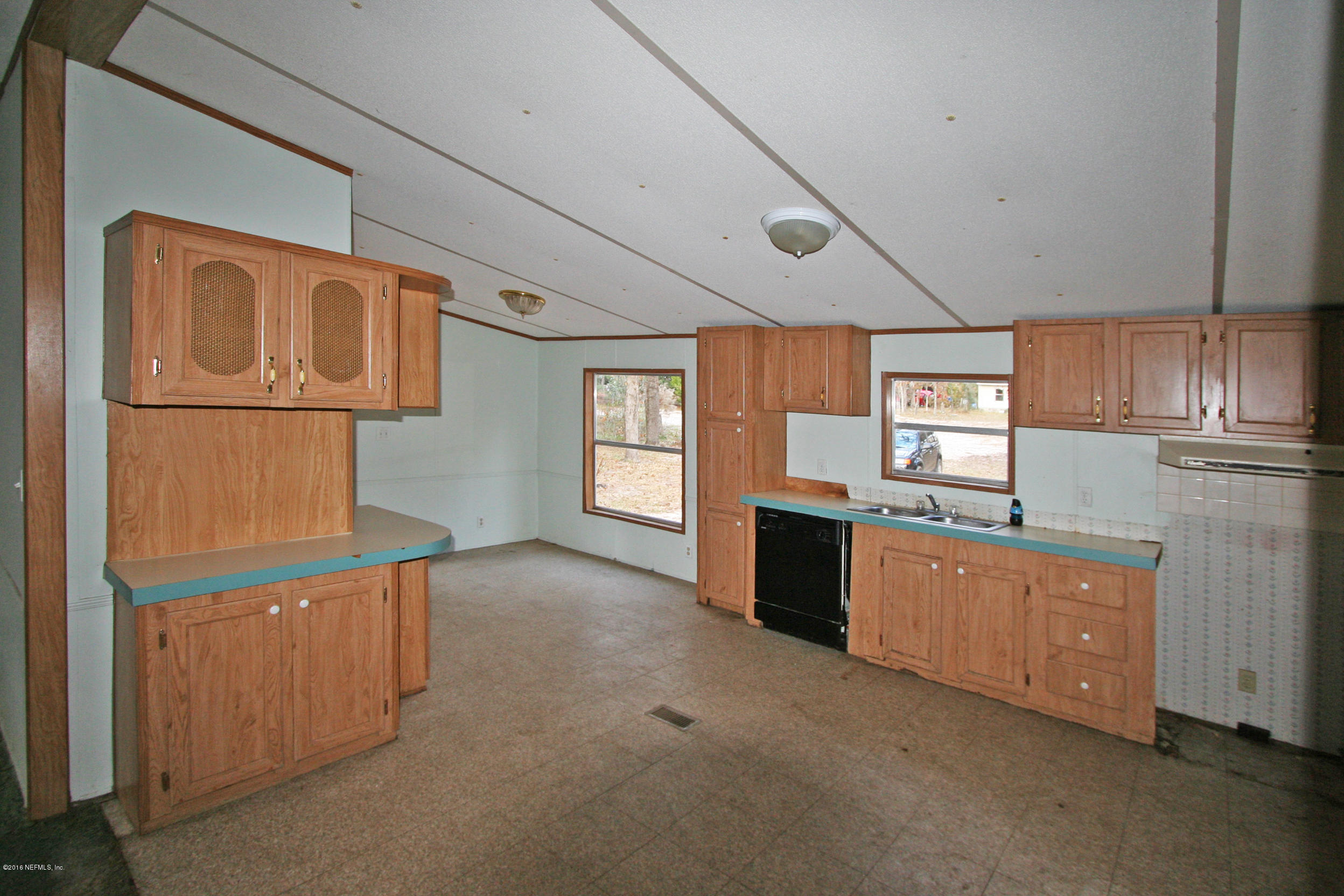 3222 Mill Creek Road Middleburg, FL 32068 - Photo 4 of 14 Kitchen