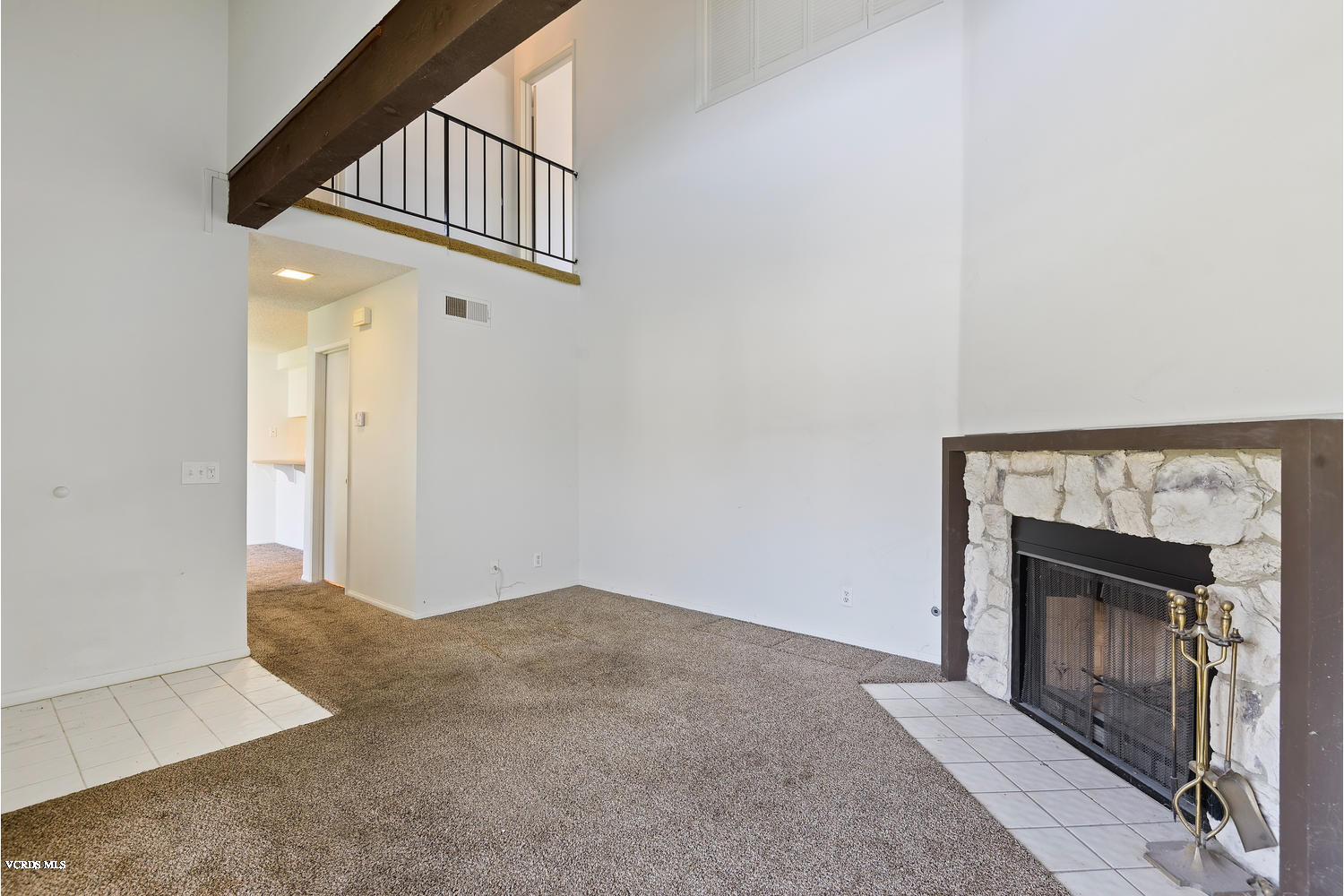 432 East Bard Road Oxnard, CA 93033 - Photo 8 of 20 432 E Bard Rd-008-006-Living Room-MLS_Si