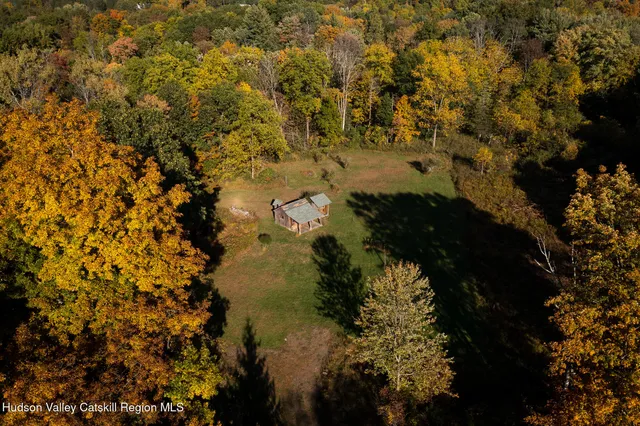 a view of lake from yard