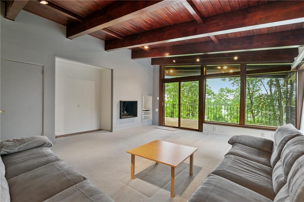 6660 Landview Road Pittsburgh, PA 15217 - Photo 13 of 41 Gallery Image 13