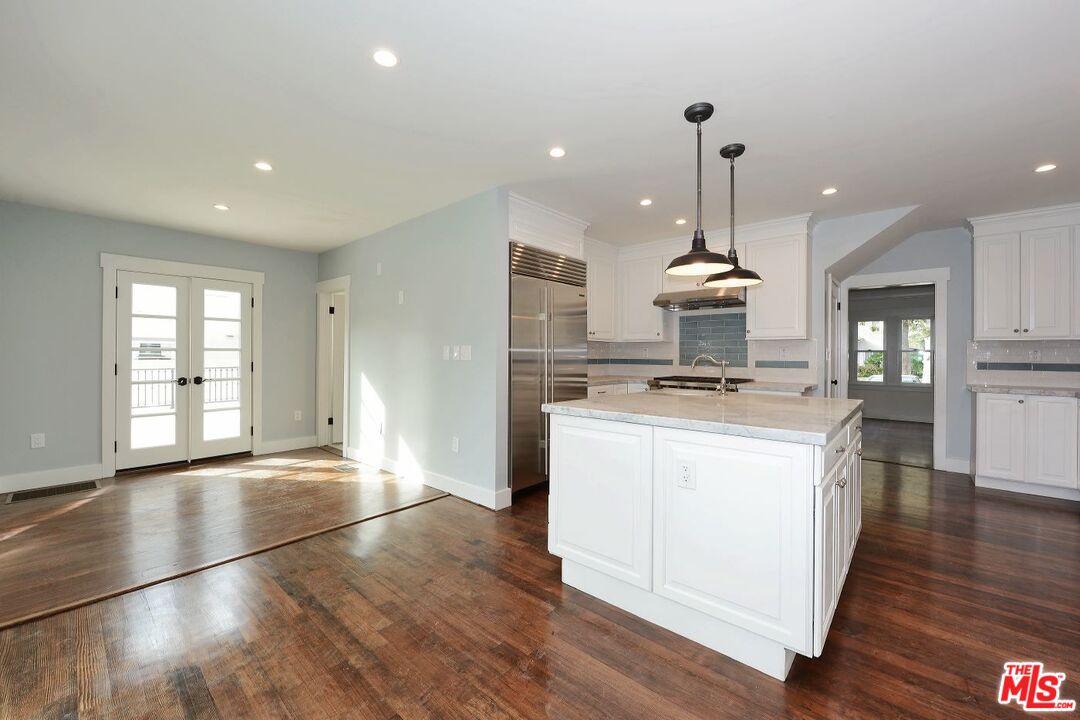 1938 Buckingham Road Los Angeles, CA 90016 - Photo 14 of 30 Gallery Image 14