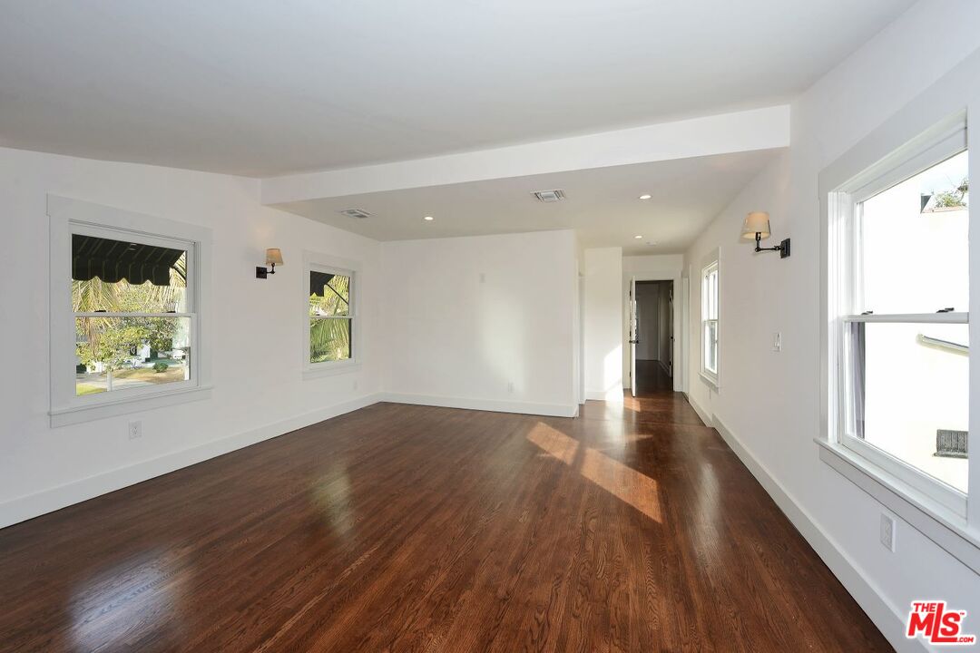 1938 Buckingham Road Los Angeles, CA 90016 - Photo 22 of 30 Gallery Image 22