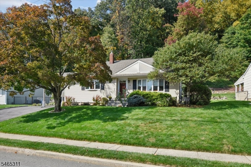 50 Parks Road Denville, NJ 07834 - Photo 4 of 28 Gallery Image 4