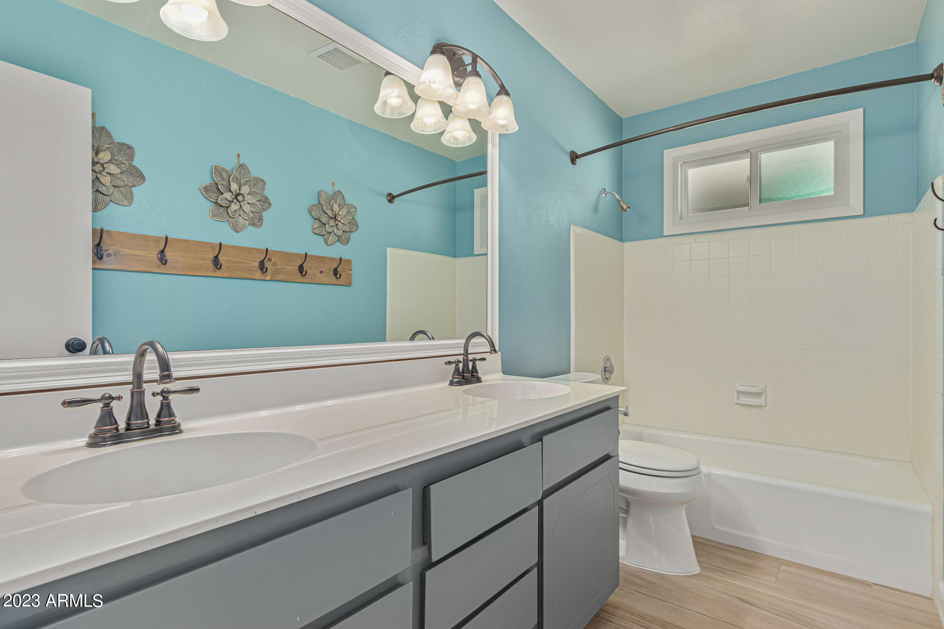 2902 South Newberry Road Tempe, AZ 85282 - Photo 18 of 29 Newberry hall bathroom