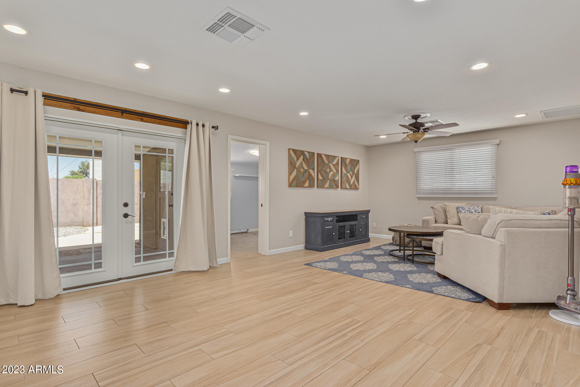 2902 South Newberry Road Tempe, AZ 85282 - Photo 9 of 29 Newberry dining rm