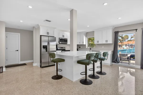 $7,500 | 2433 Southeast 10th Street, Pompano Beach, FL 33062