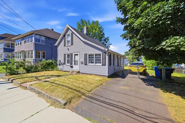 $229,900 | 30 Mazarin Street, Springfield, MA 01151