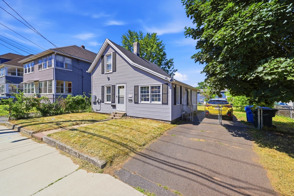 30 Mazarin Street Springfield, MA 01151 - Photo 1 of 19