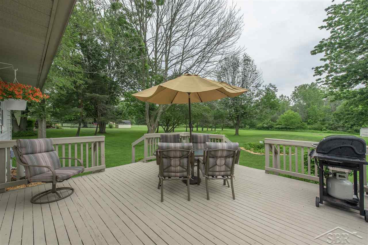 1195 South Grey Road Midland, MI 48640 - Photo 12 of 16 Deck
