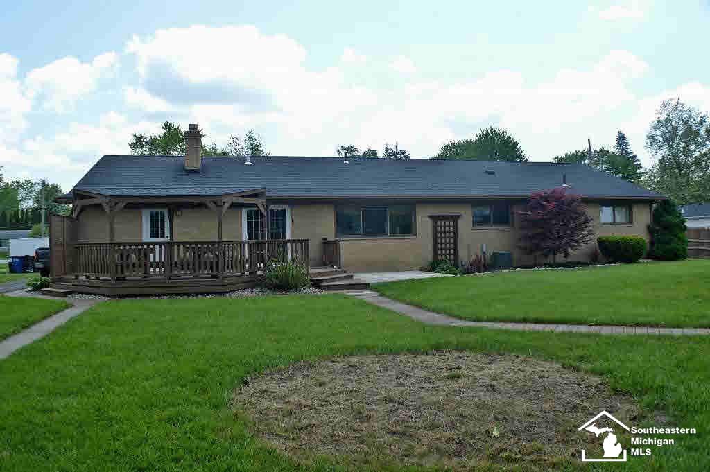 6243 Secor Road Lambertville, MI 48144 - Photo 27 of 29 21150815-26.JPG