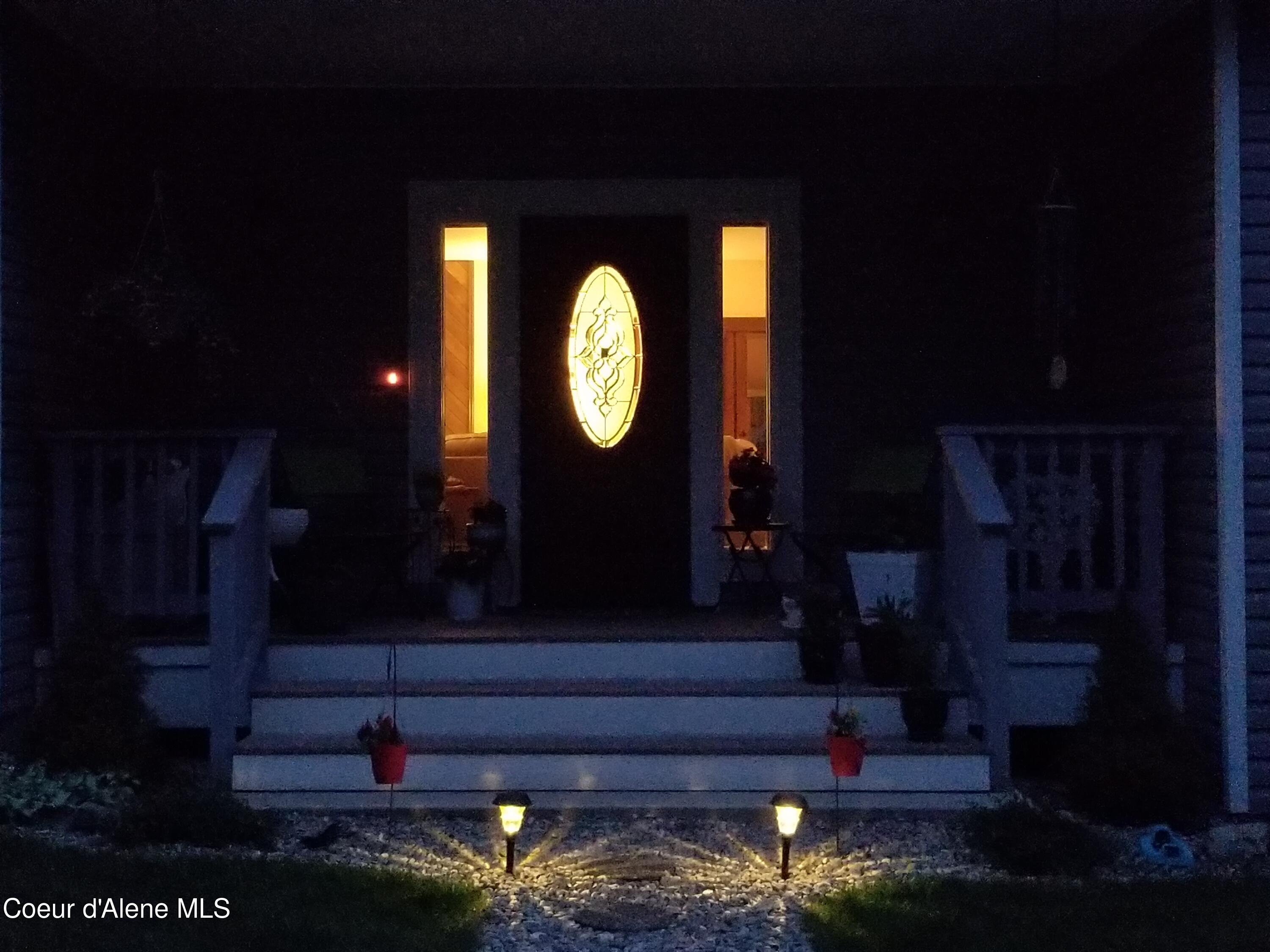 518 High Road Sandpoint, ID 83864 - Photo 48 of 57 Front entrance at nigh