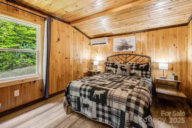 $955,000 | 6541 Grassy Branch Road, Bryson City, NC 28713