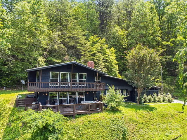 $955,000 | 6541 Grassy Branch Road, Bryson City, NC 28713