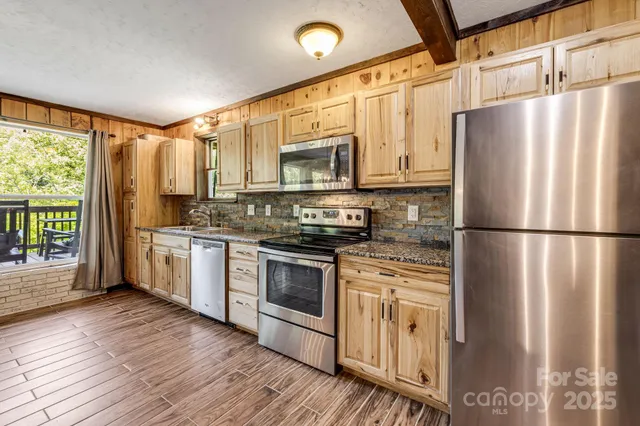 $955,000 | 6541 Grassy Branch Road, Bryson City, NC 28713