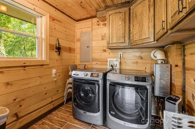 $955,000 | 6541 Grassy Branch Road, Bryson City, NC 28713