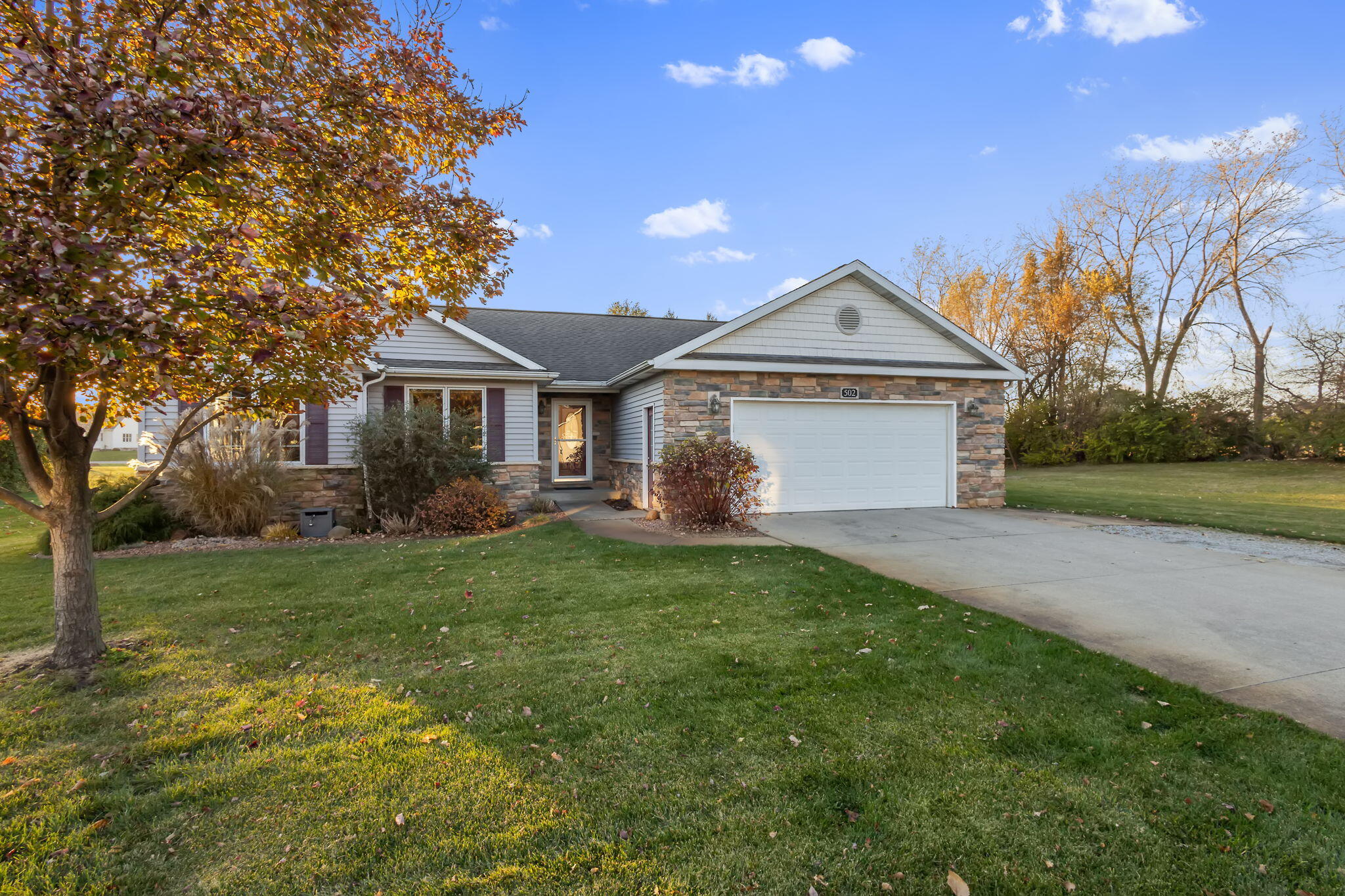 502 Fir Street Southwest De Motte, IN 46310 - Photo 3 of 46 2048x1365