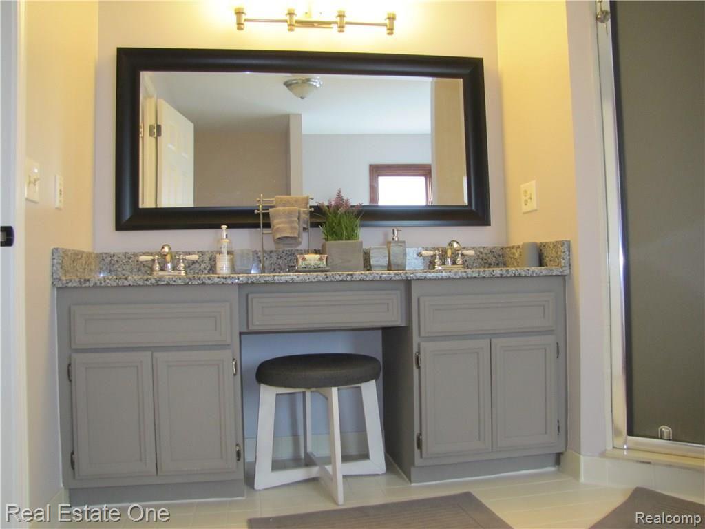 1396 Bembridge Drive Rochester, MI 48307 - Photo 17 of 28 IMG_3420.JPG
