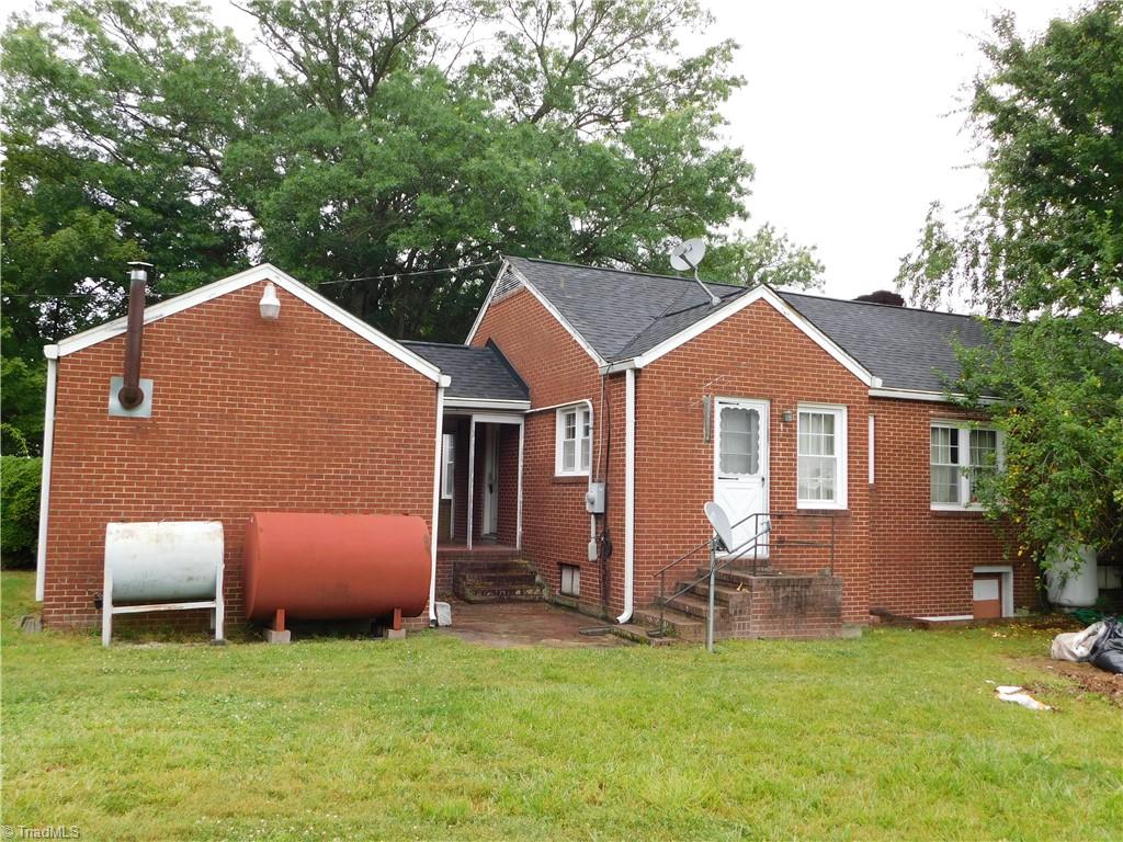 140 South Franklin Road Mount Airy, NC 27030 - Photo 3 of 15 Gallery Image 3