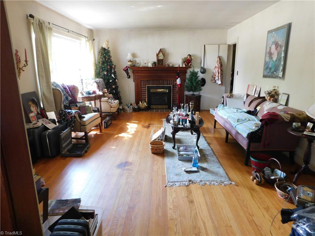 140 South Franklin Road Mount Airy, NC 27030 - Photo 4 of 15 Gallery Image 4