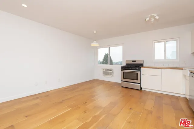 $2,995 | 3933 Marathon Street, Unit 203B, Los Angeles, CA 90029