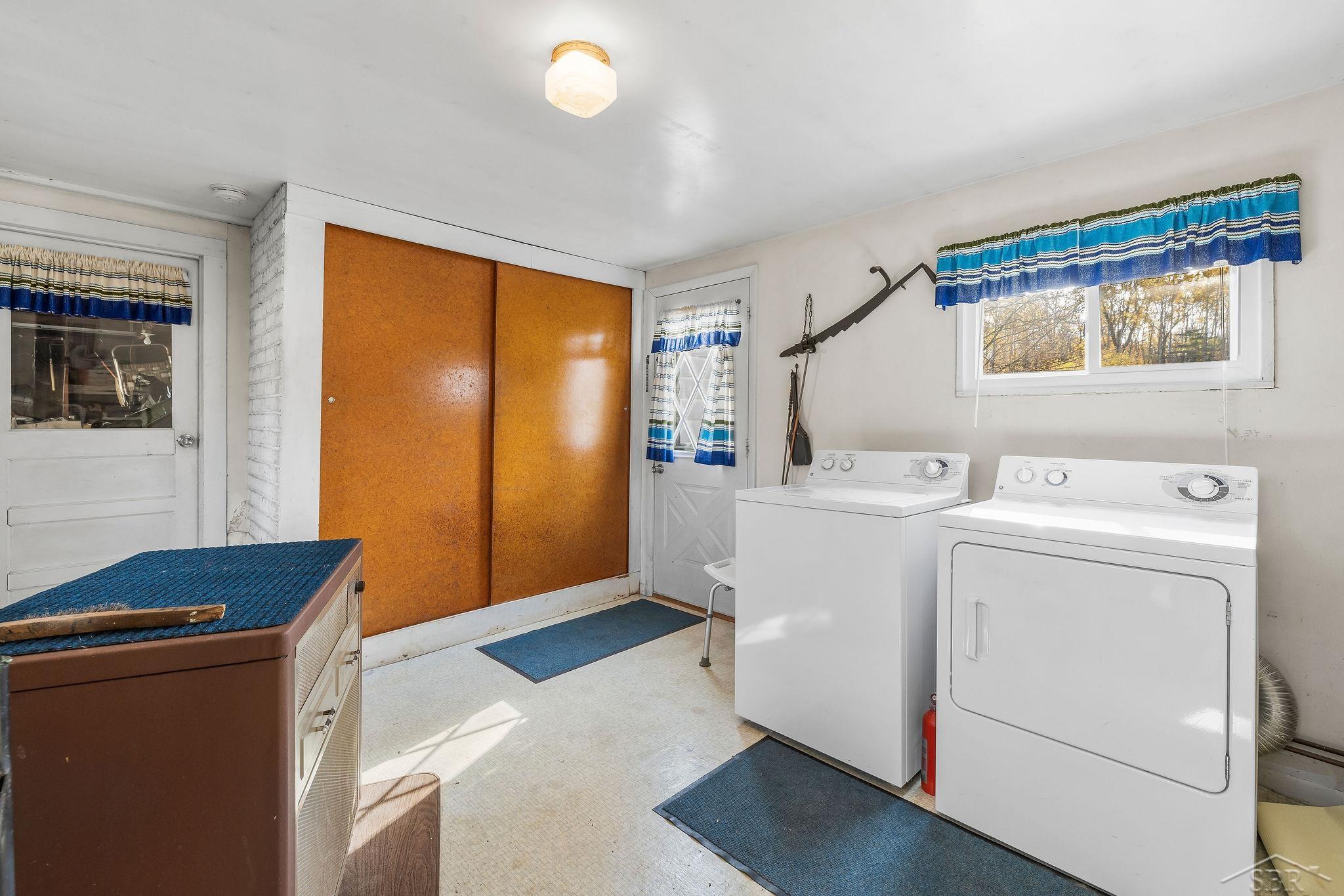 2302 East Freeland Road Midland, MI 48640 - Photo 20 of 48 Laundry Room