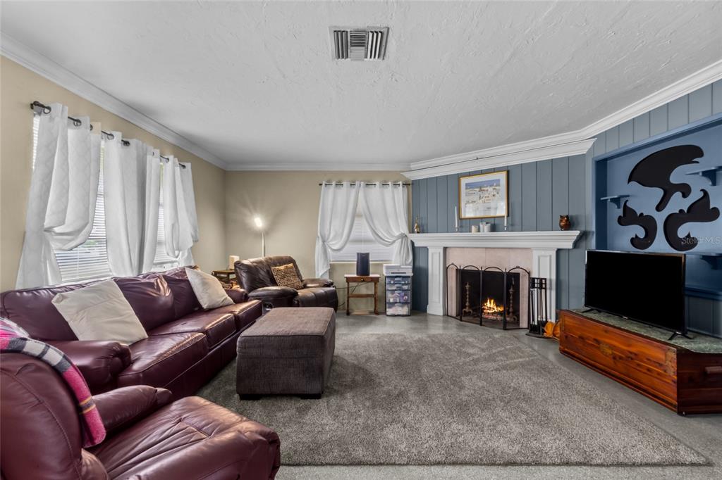 508 Valencia Road Venice, FL 34285 - Photo 2 of 30 Gallery Image 2