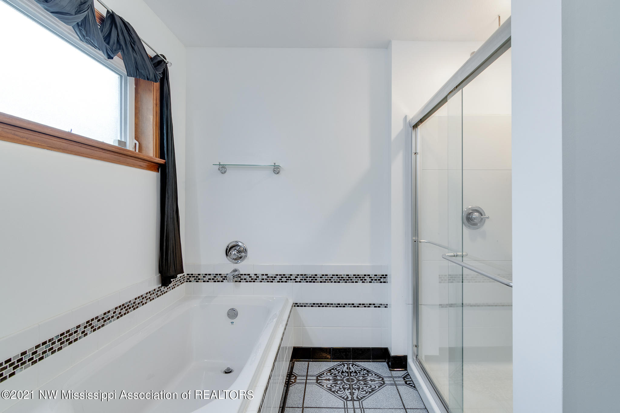 9949 Holly Springs Road Hernando, MS 38632 - Photo 13 of 23 Master Bathroom