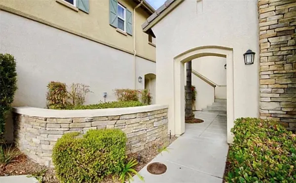 $2,295 | 26426 Arboretum Way, Unit 804, Murrieta, CA 92563