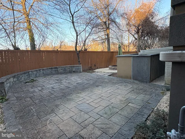 $6,890 | South Kenwood Street, Unit 2445, Arlington, VA 22206