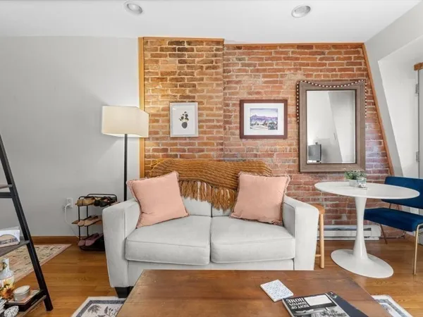 $375,000 | 46 Highland Avenue, Unit 3B, Somerville, MA 02143