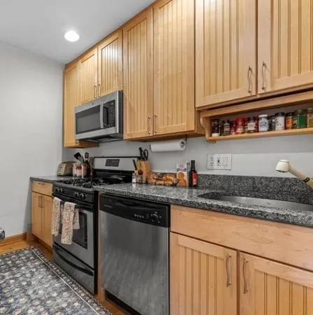 $375,000 | 46 Highland Avenue, Unit 3B, Somerville, MA 02143