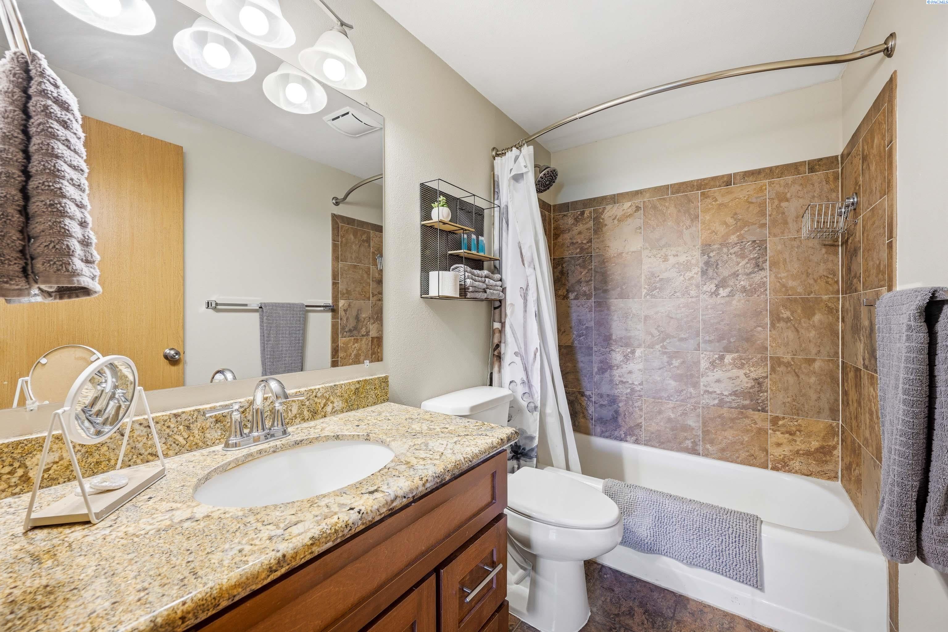 1825 Northeast Valley Road Pullman, WA 99163 - Photo 14 of 34 Gallery Image 14