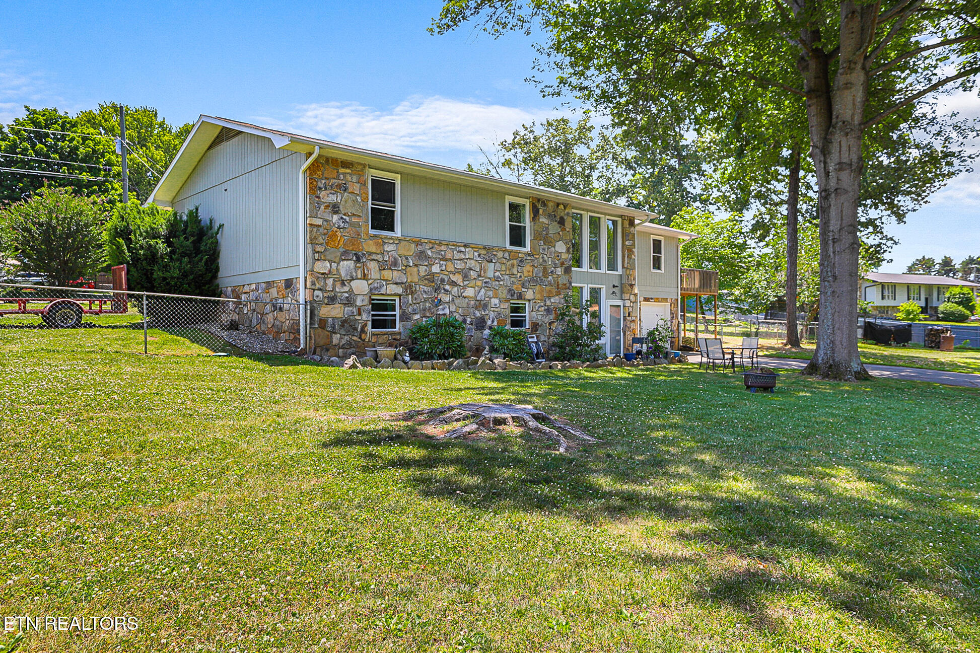 146 Vanderview Drive Seymour, TN 37865 - Photo 3 of 43 146 Vanderview Dr-219