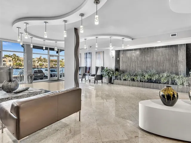 $425,000 | 1500 South Ocean Drive, Unit 3E, Hollywood, FL 33019