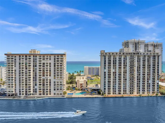 $425,000 | 1500 South Ocean Drive, Unit 3E, Hollywood, FL 33019