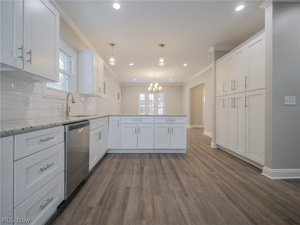 2796 Coleridge Road Cleveland, OH 44118 - Photo 12 of 35