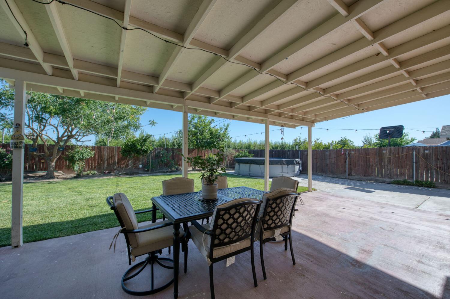 297 West Lilac Avenue Reedley, CA 93654 - Photo 39 of 63