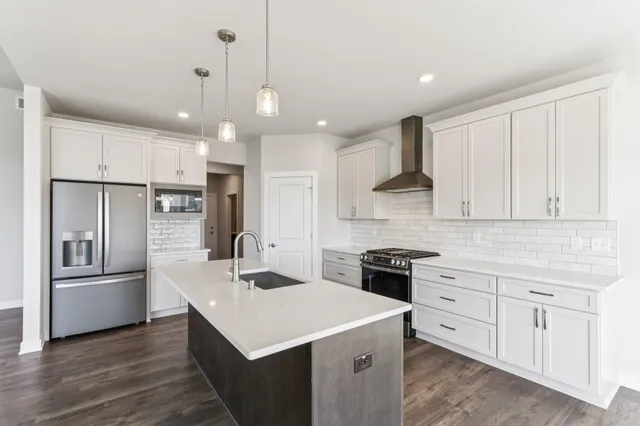 $749,900 | 1940 North Creek Drive, Unit LT111, Grafton, WI 53024