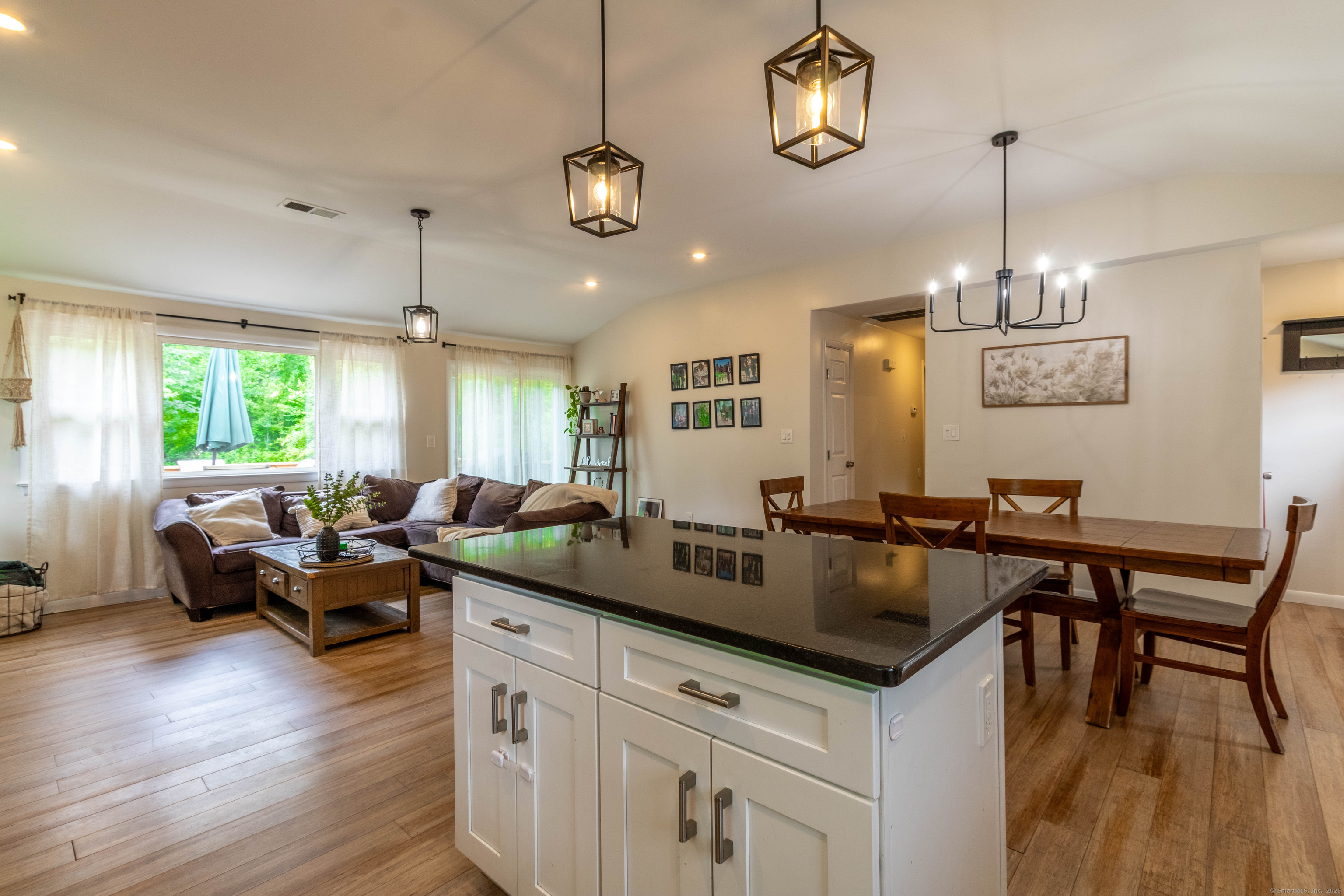 132 Stanley Road Hamden, CT 06514 - Photo 6 of 22