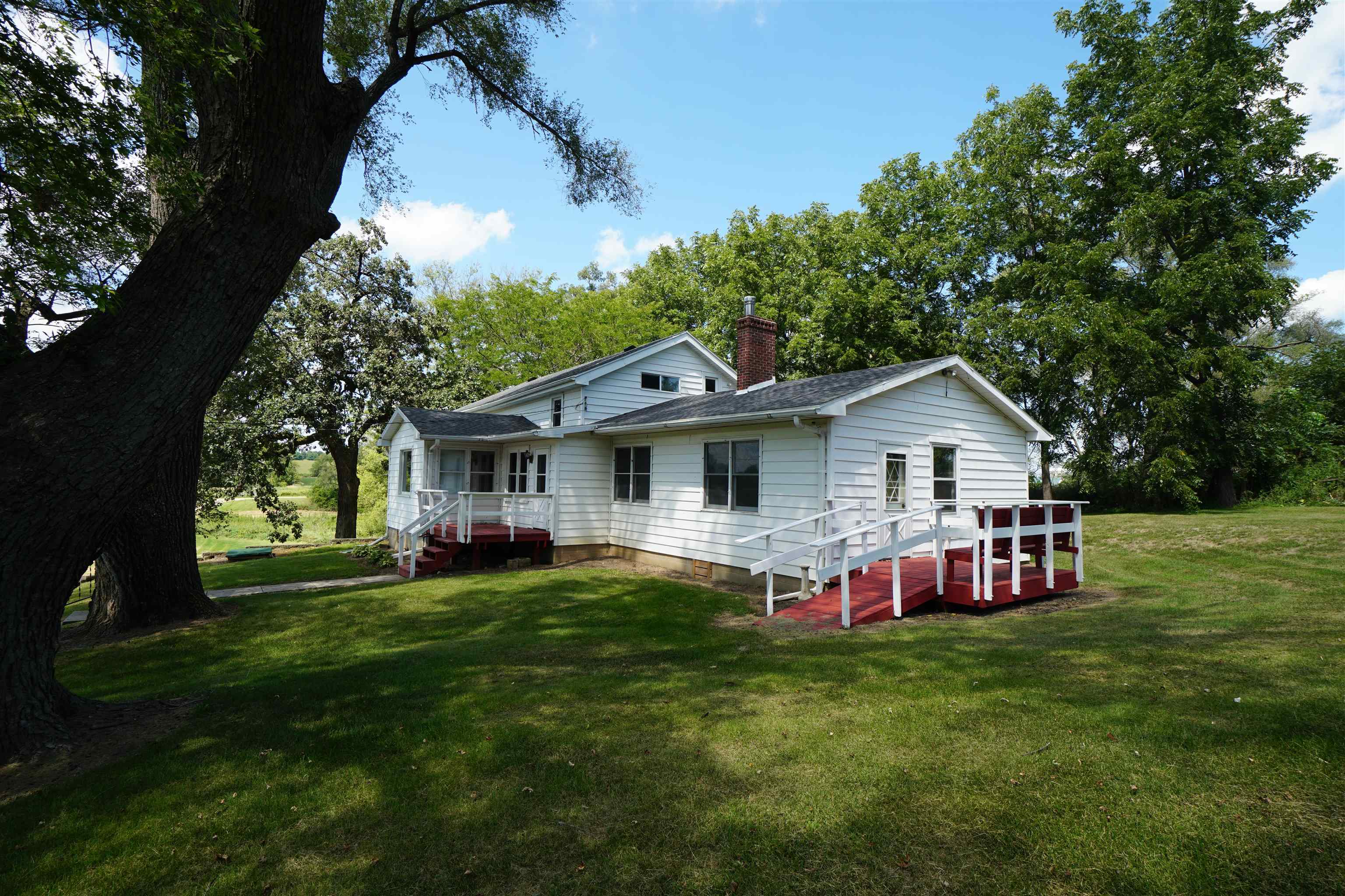 1229 North Hillcrest Road Freeport, IL 61032 - Photo 1 of 28 Gallery Image 1