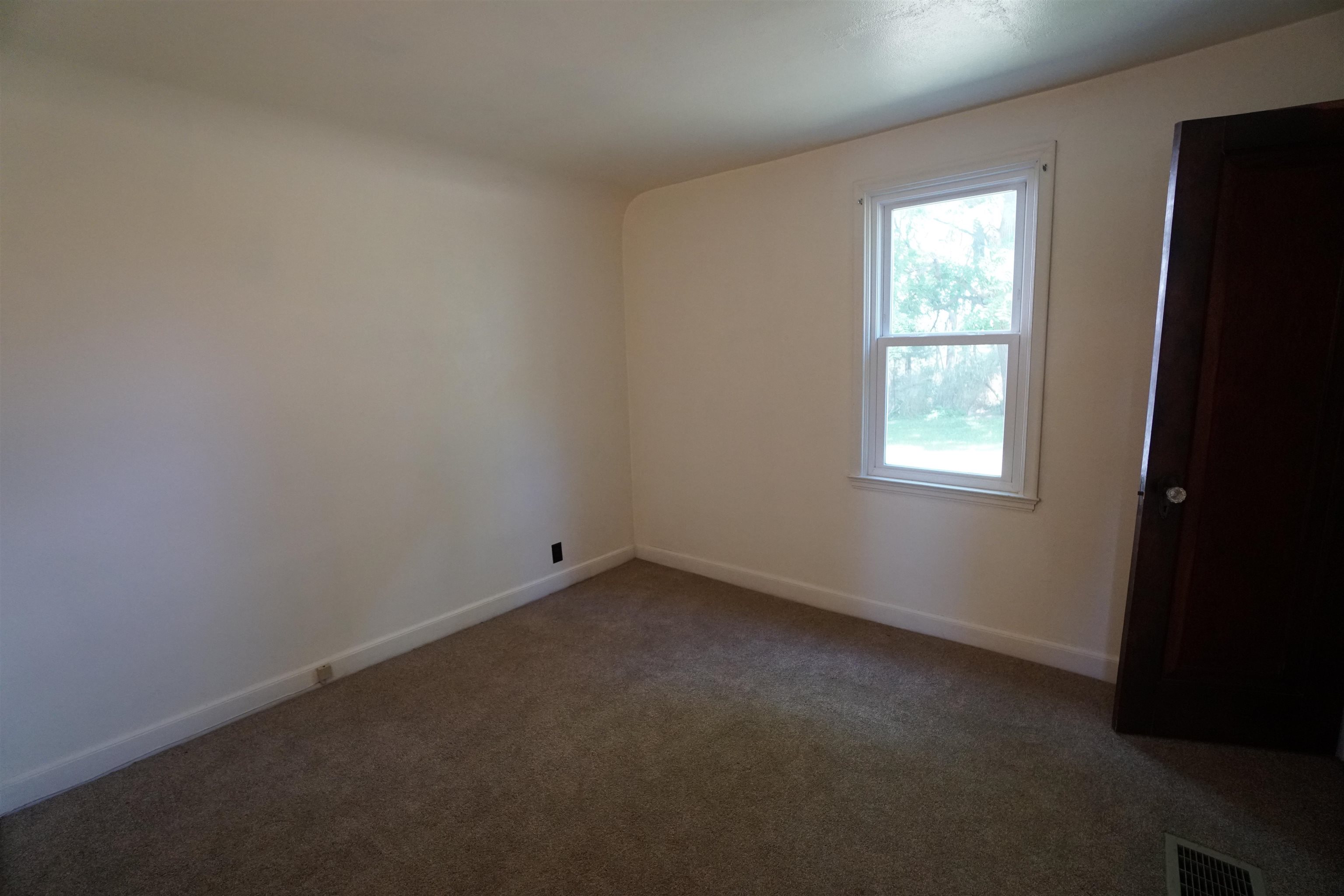 1229 North Hillcrest Road Freeport, IL 61032 - Photo 12 of 28 Gallery Image 12
