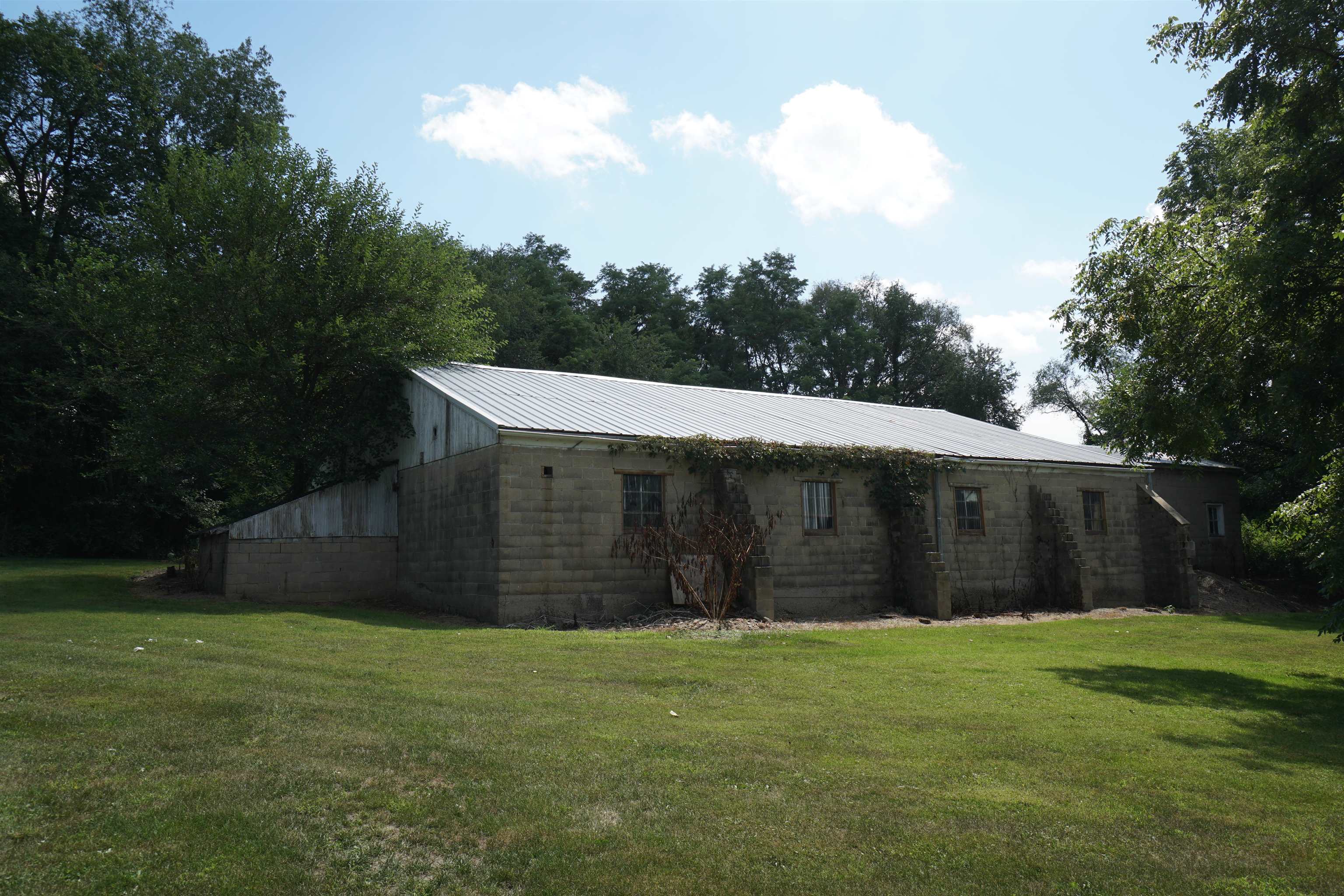 1229 North Hillcrest Road Freeport, IL 61032 - Photo 27 of 28 Gallery Image 27