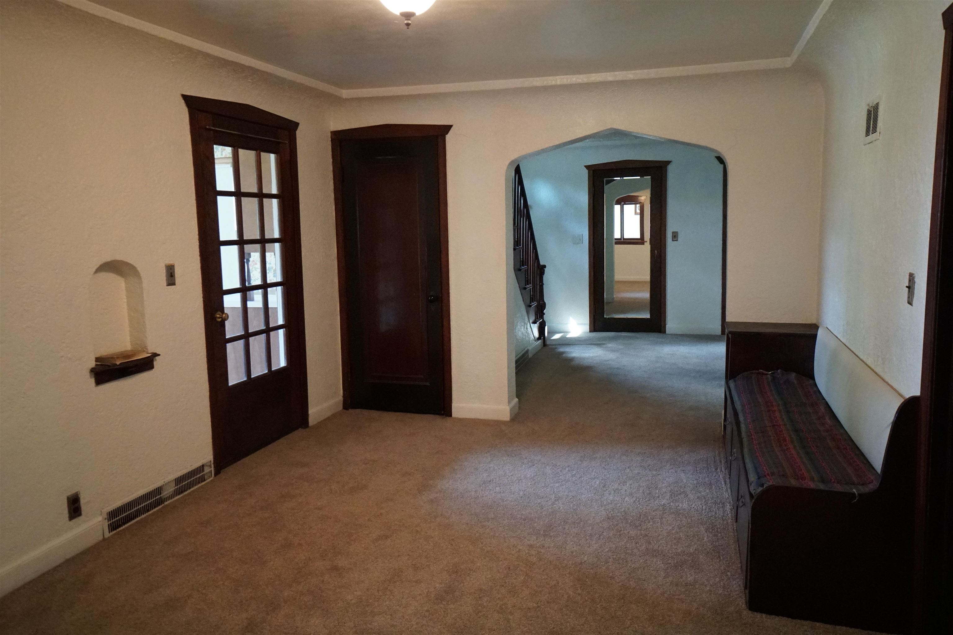 1229 North Hillcrest Road Freeport, IL 61032 - Photo 6 of 28 Gallery Image 6