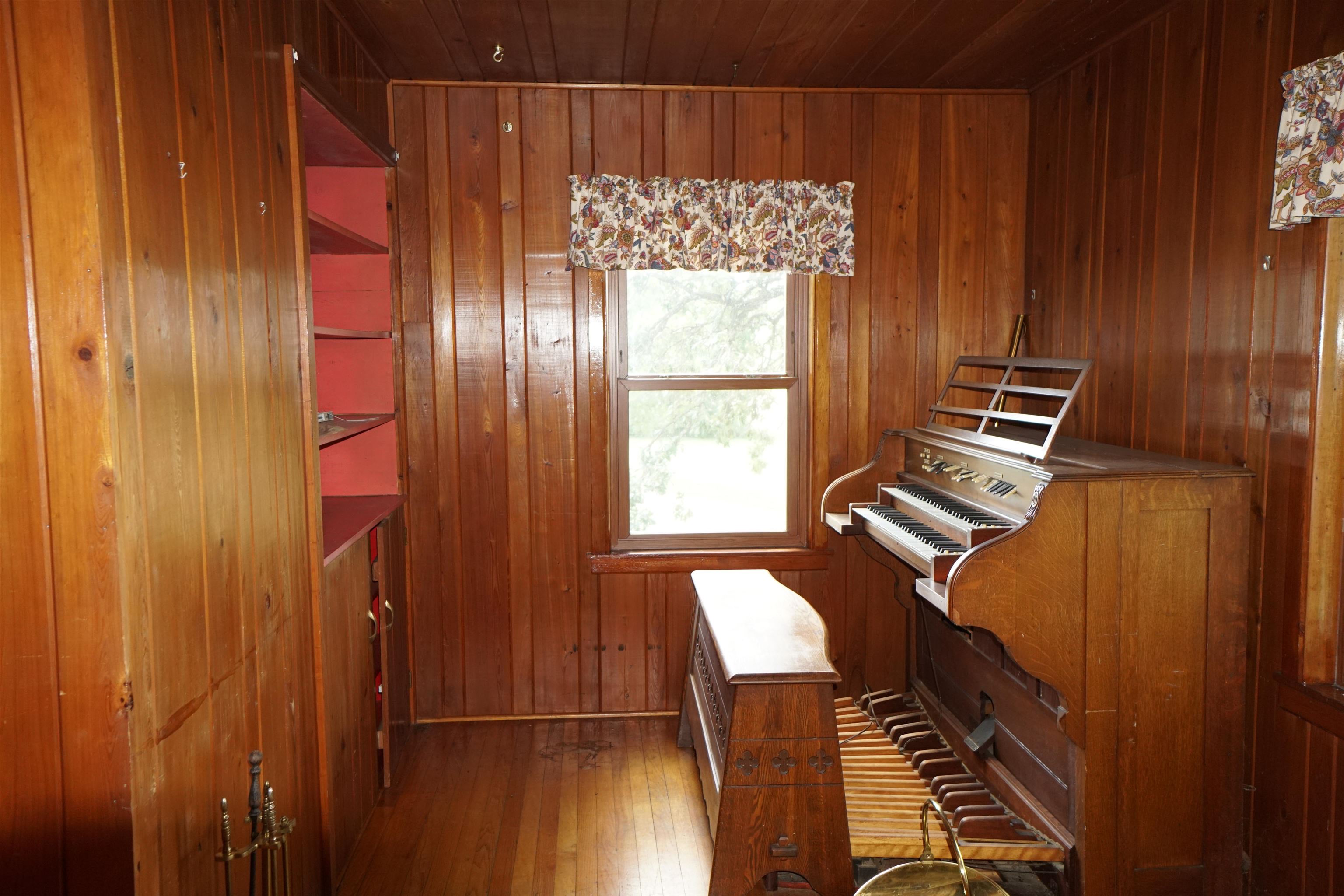1229 North Hillcrest Road Freeport, IL 61032 - Photo 9 of 28 Gallery Image 9