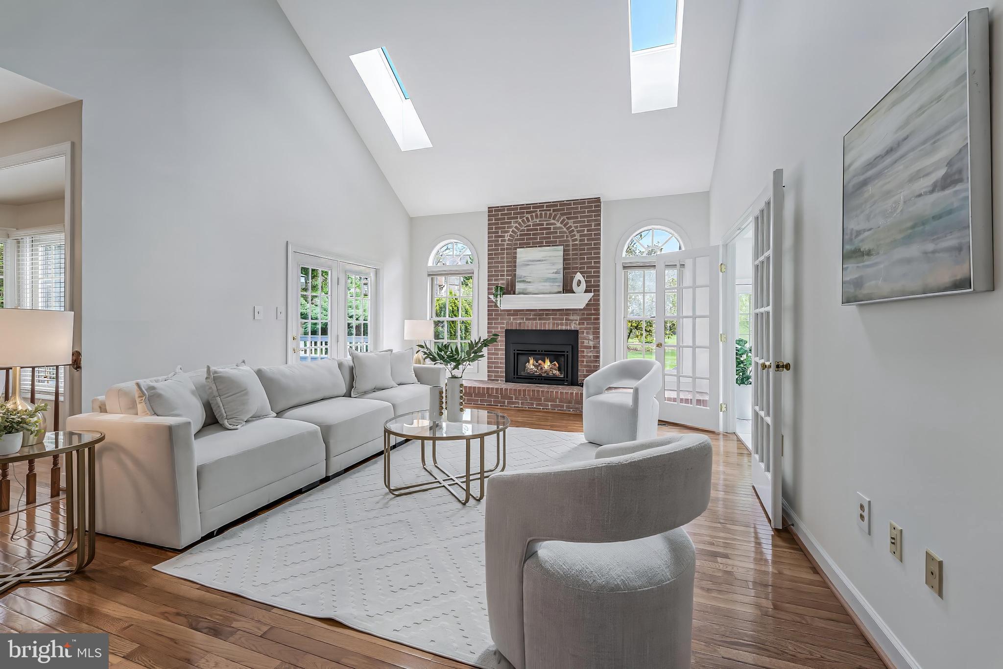 5501 Ashleigh Road Fairfax, VA 22030 - Photo 16 of 77 Transom windows and skylights