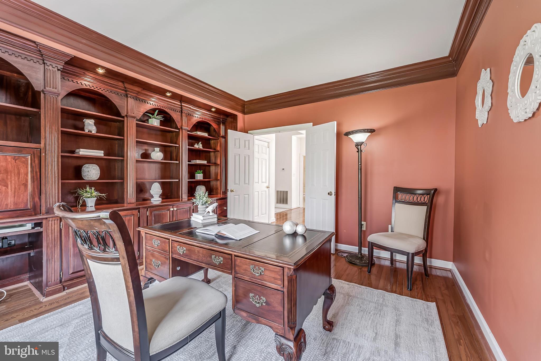 5501 Ashleigh Road Fairfax, VA 22030 - Photo 36 of 77 Custom built-ins