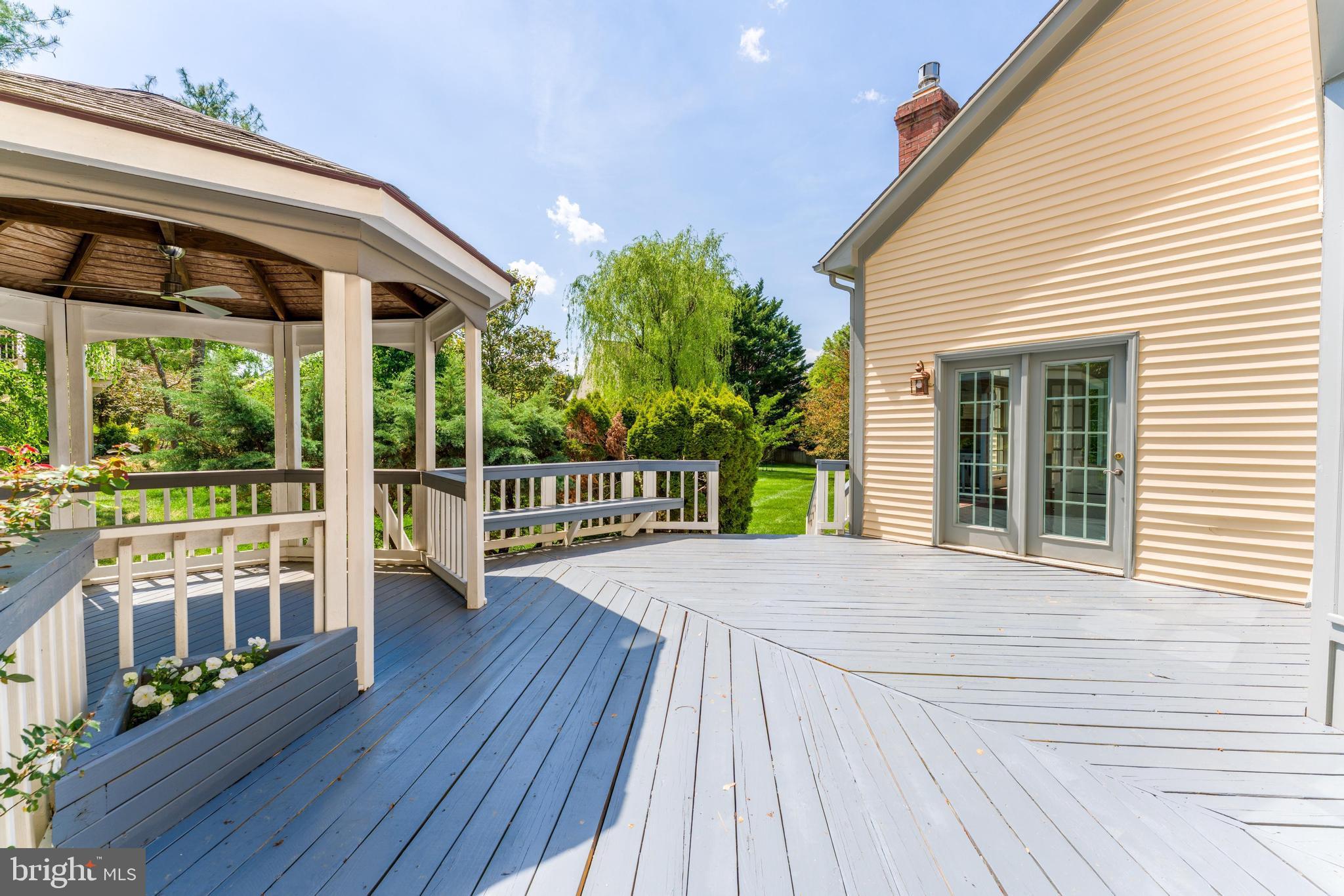 5501 Ashleigh Road Fairfax, VA 22030 - Photo 69 of 77 Wonderful outside space
