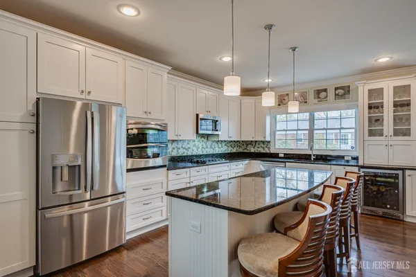 $1,049,999 | 197 A Amboy Avenue, Metuchen, NJ 08840